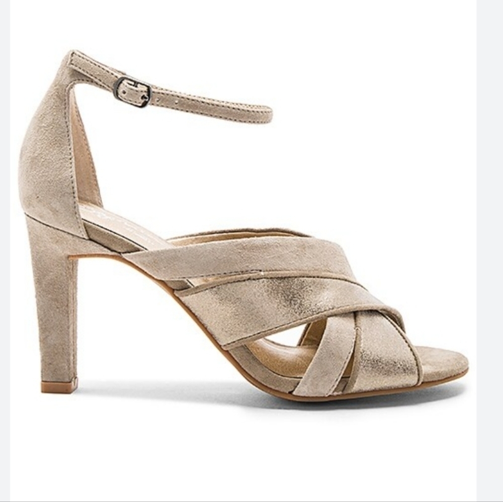 Seychelles Betrayal Heels in Taupe and Platinum Size 7